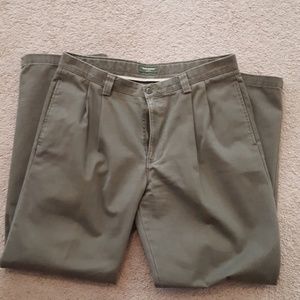 Men's Dockers khakis